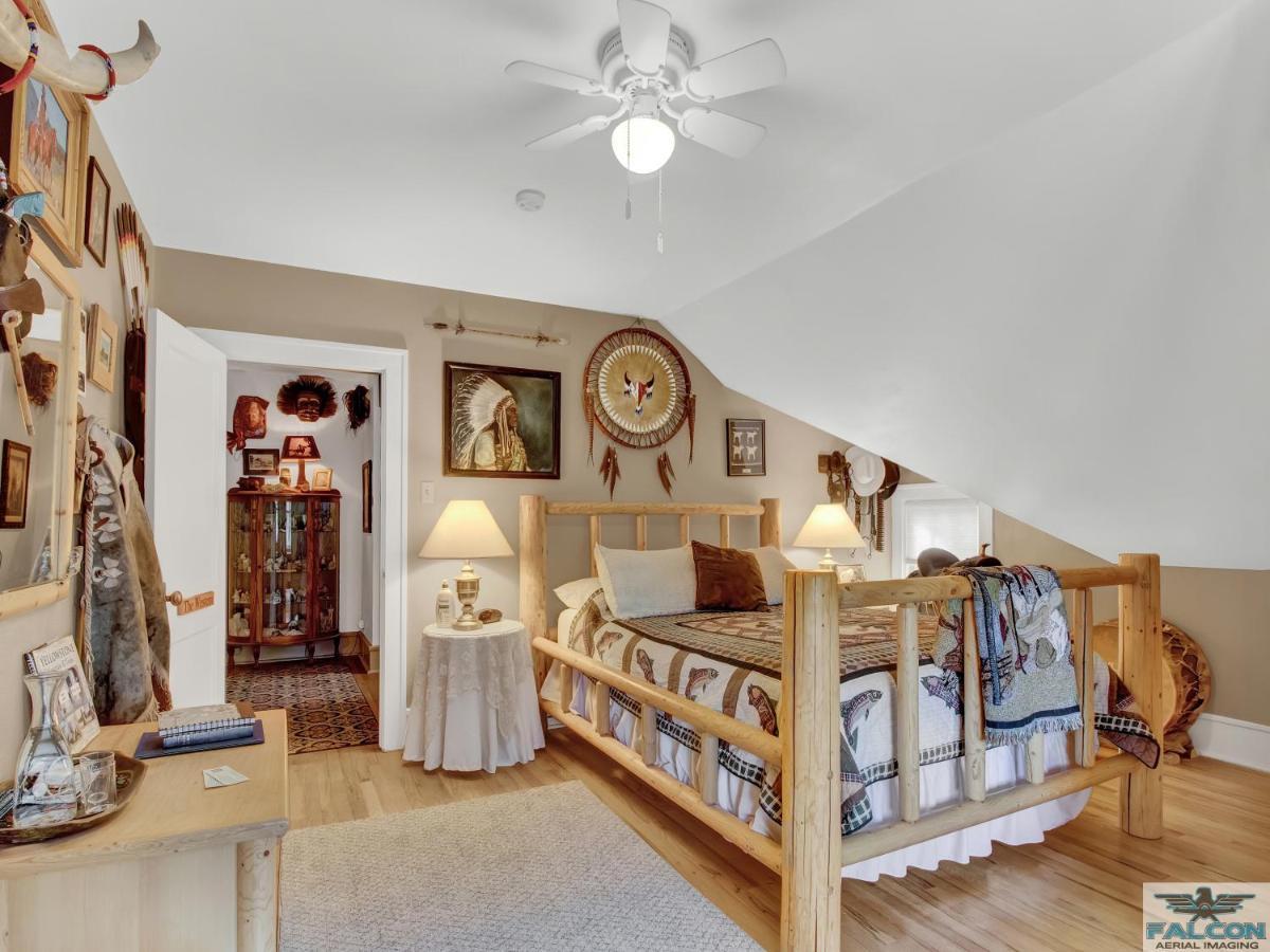 Robins Nest Bed & Breakfast Коди Экстерьер фото
