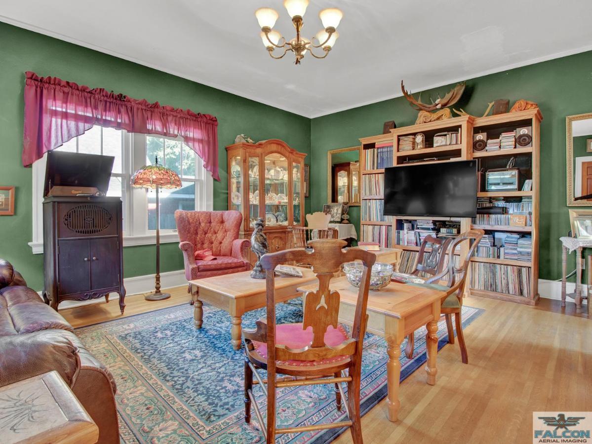 Robins Nest Bed & Breakfast Коди Экстерьер фото