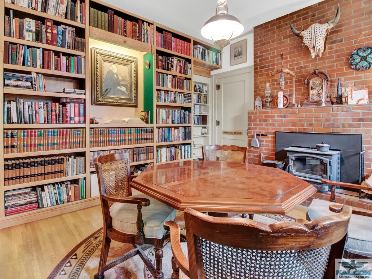 Robins Nest Bed & Breakfast Коди Экстерьер фото