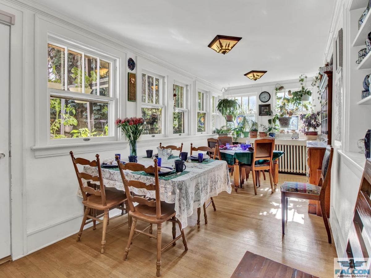 Robins Nest Bed & Breakfast Коди Экстерьер фото