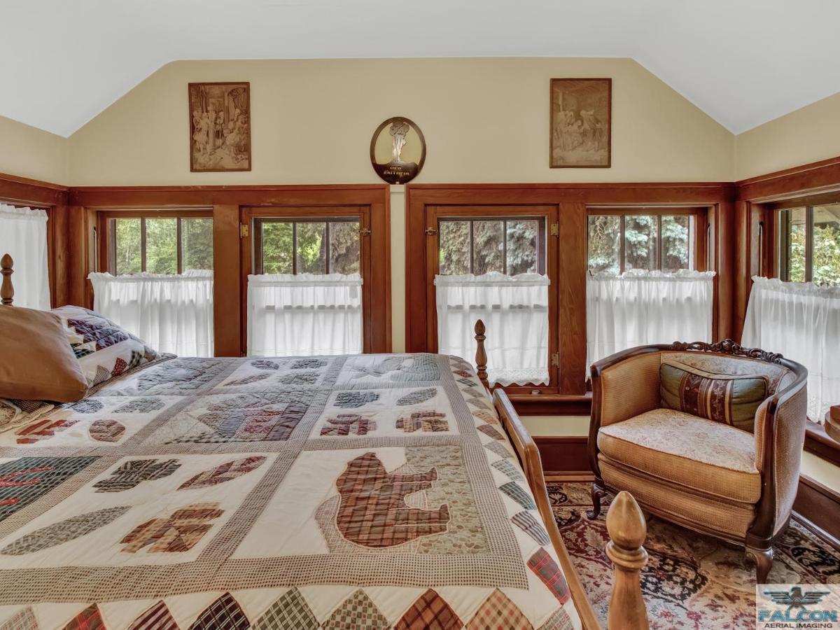 Robins Nest Bed & Breakfast Коди Экстерьер фото